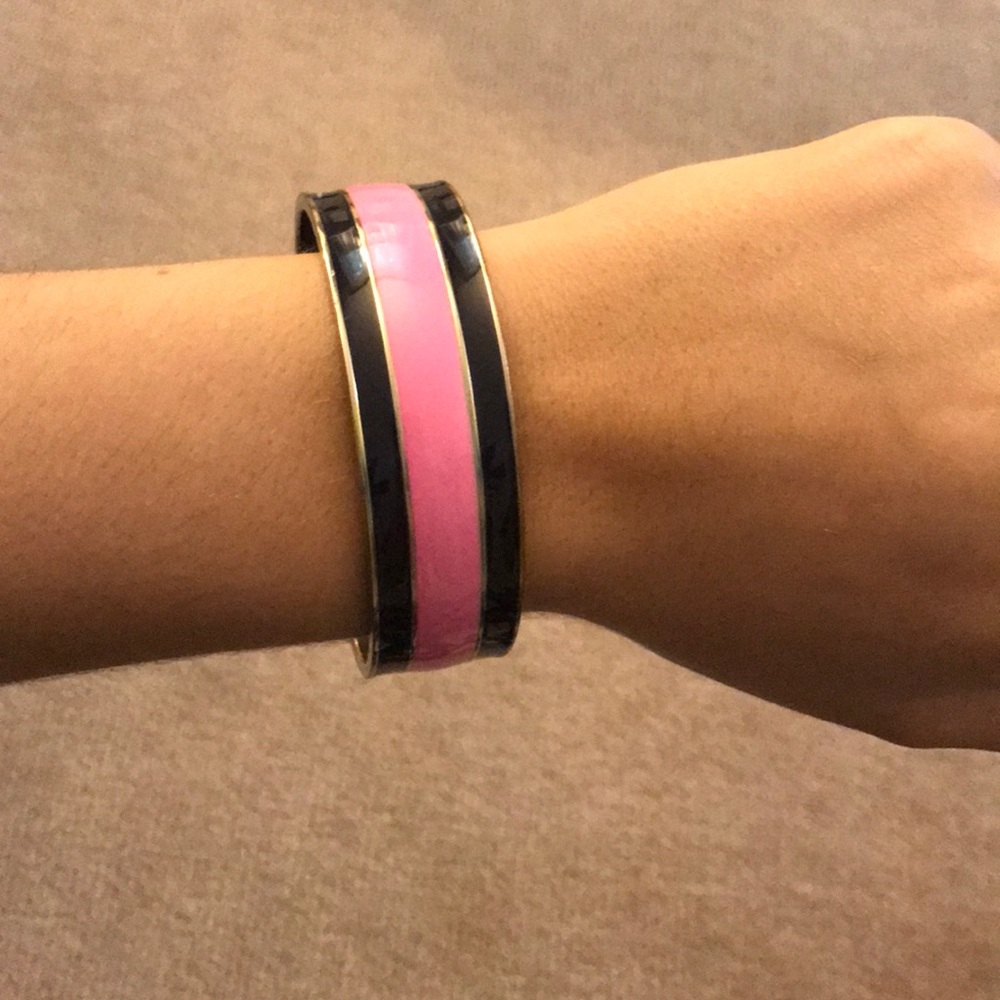 Bangle bracelet